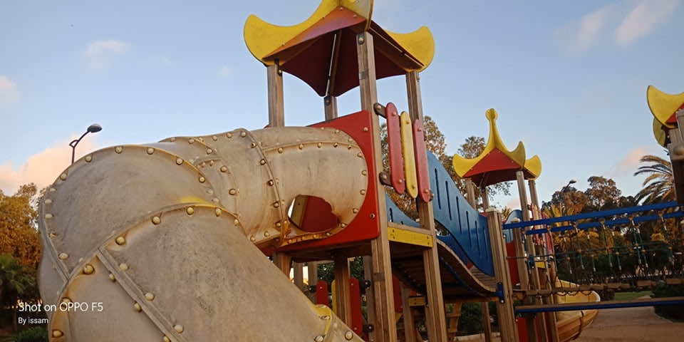التخريب يطال حديقة للأطفال في البيضاء.. ويهدد سلامتهم الجسدية -صور