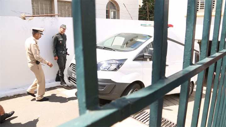 المتهمون في جريمة "شمهروش" يصلون إلى محكمة الاٍرهاب قبيل انطلاق ثاني جلسة من محاكمتهم-صور