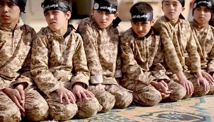 قصة جهادي مغربي قاده الفشل في الحب إلى داعش والجدة تطالب باسترجاع أحفادها