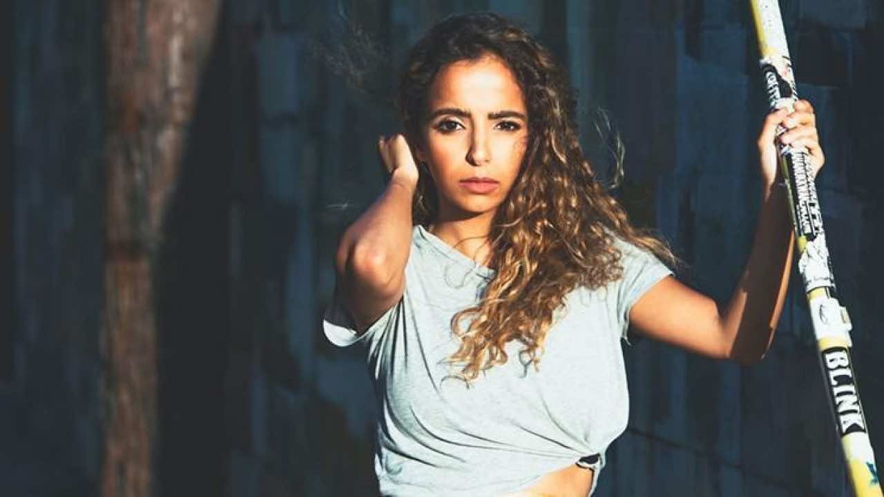 فنانة سعودية تثير الاستياء بختم رقصتها بتلاوة القرآن – فيديو