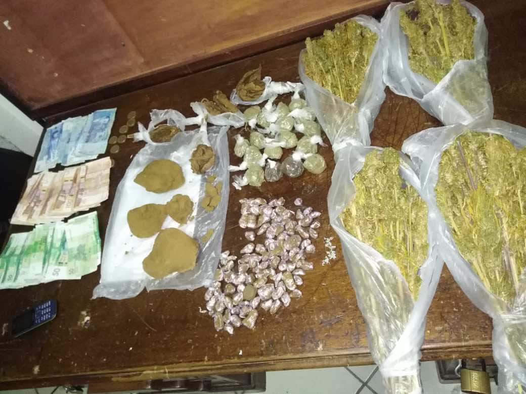 أمن أصيلة يلقي القبض على "بولولو" وبحوزته كمية كبيرة من مخدر الشيرا