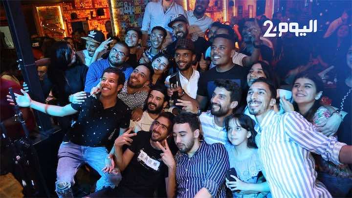 أجواء حماسية.. طاليس يتحول إلى مغني بمناسبة افتتاح مشروعه "كافي تياتر".. ويصرح: تقاتلت باش نوصل - فيديو