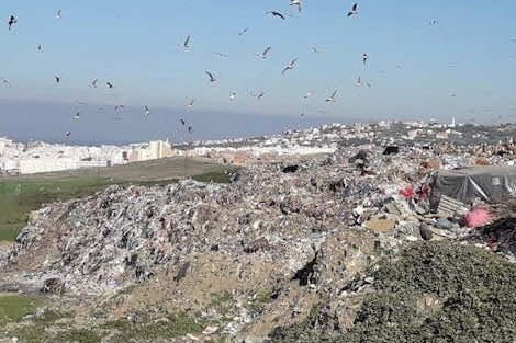 التكتل الجمعوي في طنجة يدق ناقوس الخطر بسبب تعثر إنجاز المطرح العمومي الجديد