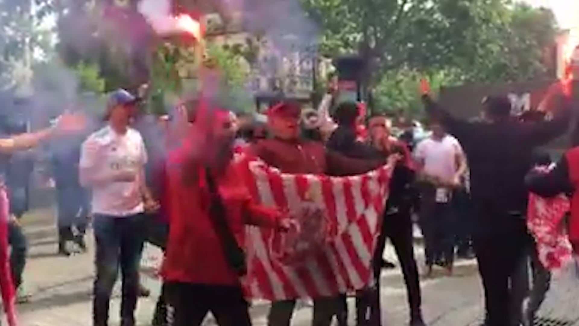 جماهير الوداد والترجي وجها لوجه بباريس قبل اجتماع "الكاف" ومخاوف من أعمال عنف - فيديو