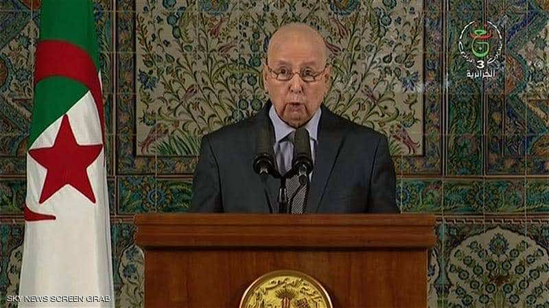 بعد فشل الانتخابات.. الرئيس الجزائري المؤقت يدعو إلى حوار لتنظيم انتخابات