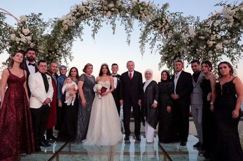كل تفاصيل عرس أوزيل.. التقاليد وهديته للعروسة وهدايا للمحتاجين - فيديو