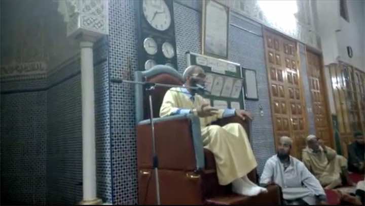 خطيب جمعة يخرج السكان للاحتجاج..قال: "ألو المعصية فين راك..راني في الحاجب"!