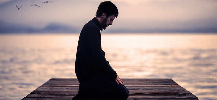 استطلاع: تزايد أعداد المغاربة الذين يديرون ظهرهم للدين والتدين