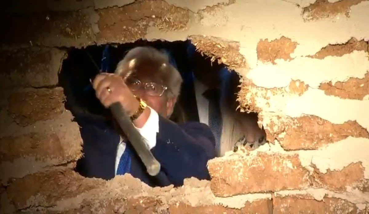السفير الأمريكي بإسرائيل يشارك بافتتاح نفق استيطاني يمر تحت المسجد الأقصى -فيديو-