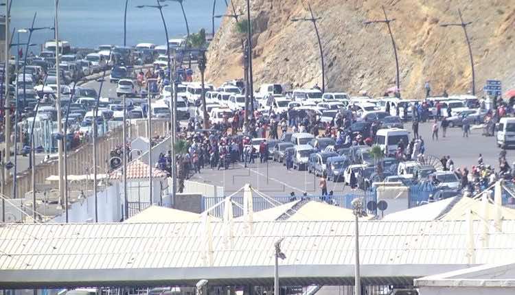 الازدحام يُحول معبر سبتة إلى جحيم