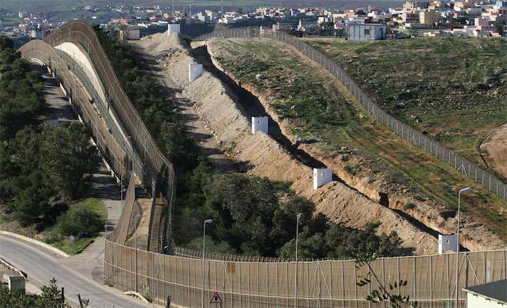 إسبانيا تُخصص 26 مليون أورو للمغرب من أجل التزود بـ"شاحنات ومُعدات" لوقف زحف الهجرة