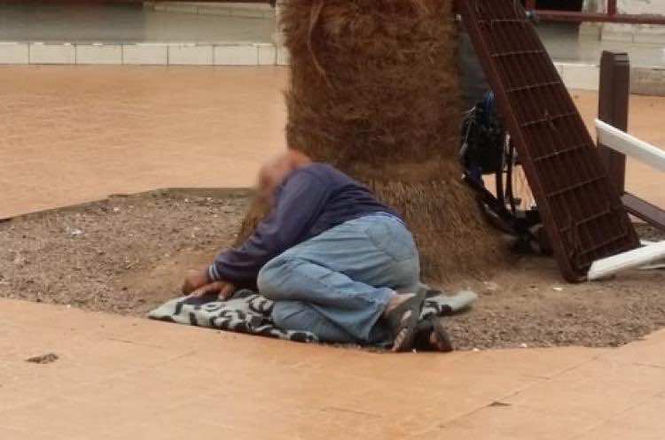 وفاة نزيل داخل مركز "تيط مليل" بعدما نهش جسده الدود.. وعدد الوفيات بلغ 103