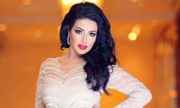 سمية الخشاب تحل في المغرب لتكريمها