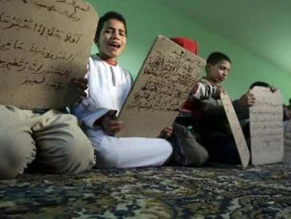 بلافريج مستغربا من اهتمام البرلمانيين بالتعليم العتيق ويتساءل: هل يدرسون أولادهم فيه؟