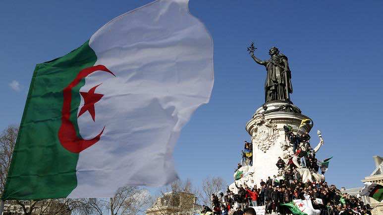 فرحة مشجع جزائري تتسبب بمقتل سيدة وجرح رضيعتها في فرنسا
