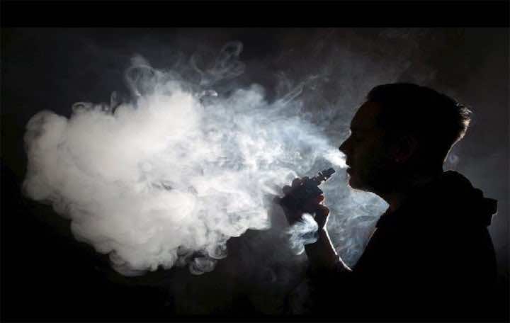 مدينة أمريكية تحظر بيع السجائر لمن هم دون 21 سنة