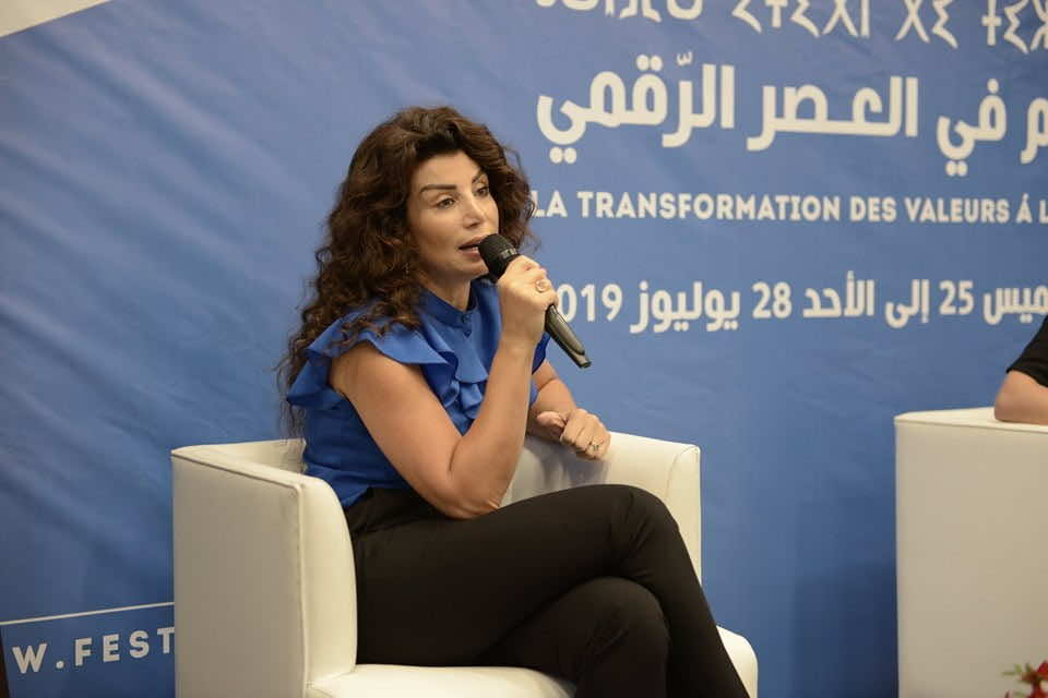 "الانفجار الجنسي" يشعل مواجهة بين الكاتبة جمانة حداد ومشاركة في مهرجان "ثويزا"