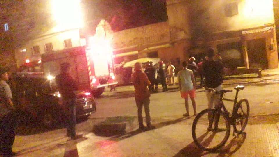 مصرع رجل داخل محل لبيع "البيصارة"..كان نائما قبل أن "تلتهمه" النار - صور  