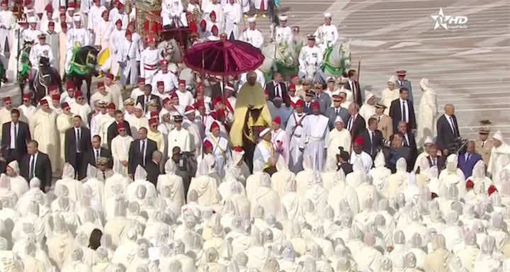 الملك يعود إلى "الحصان" في حفل ولاء الذكرى 20 لتربعه على العرش-صور