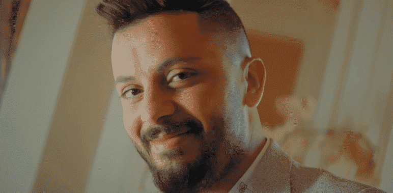 حاتم عمور يصدر "قلبك يمشي لحالو".. كليب من "لاس فيغاس" بلمسة صيفية-فيديو