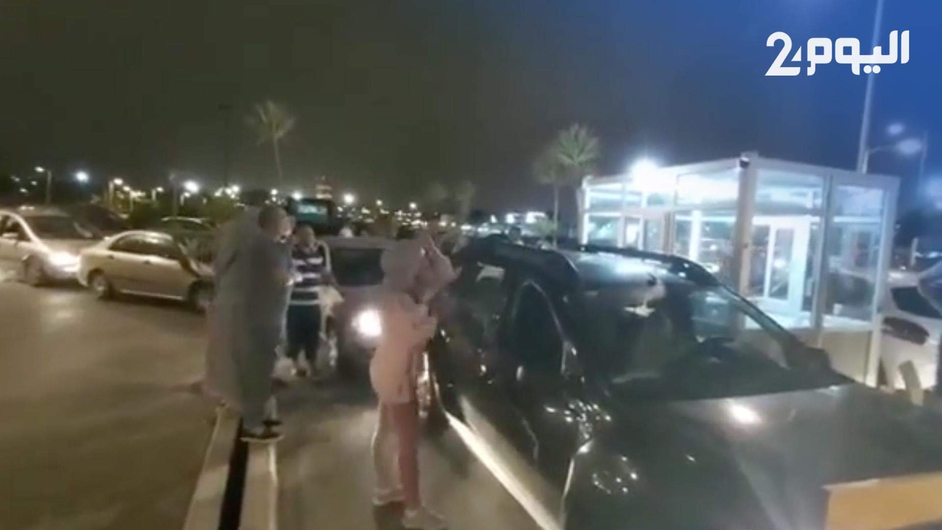 ازدحام وفوضى وغضب داخل "مارينا سلا" بعد فرض 5 دراهم للساعة في "باركينكْ" -فيديو