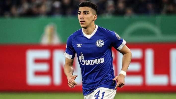 أحرز الهدف الثاني.. بوجلاب يساهم في فوز شالكه على فياريال