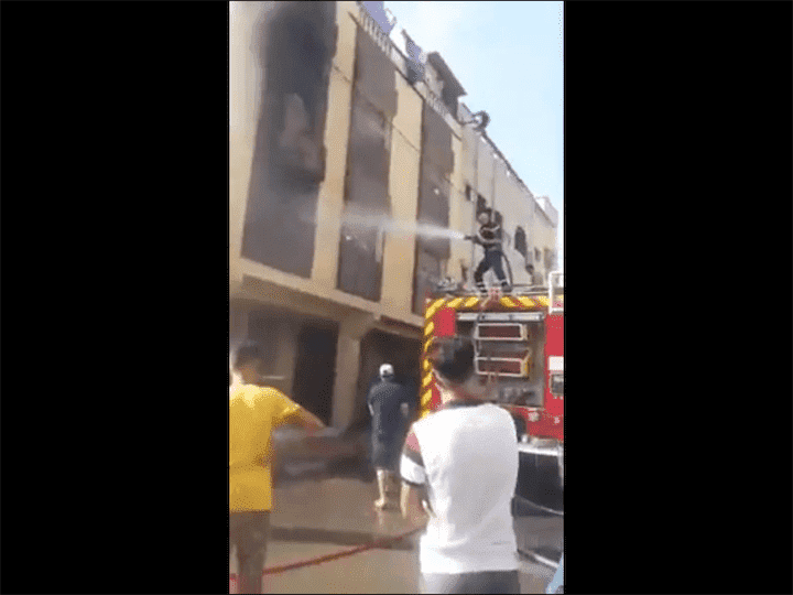 فاجعة.. النيران تلتهم جسد طفلة حاولت الهروب من نافذة البيت بعد حريق شب بالبيت في سيدي علال البحراوي - صور