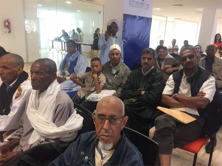 80 معتقلا سابقا في سجون "البوليساريو" يجرون وراءهم سنوات التعذيب والاعتقال ويتسلمون أول تعويض رسمي