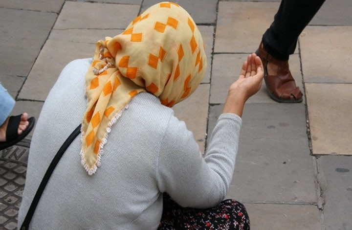بعد مغادرتها السجن.. "المتسولة" صاحبة "كات كات" وعمارتين تعود للتسول!- التفاصيل