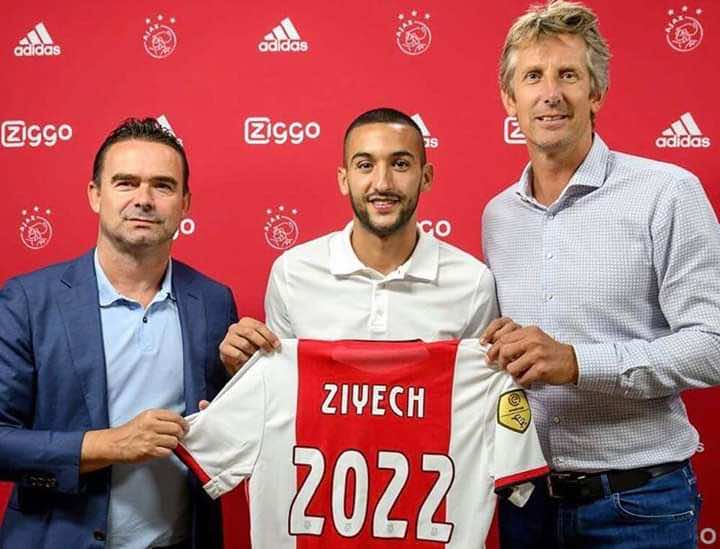 زياش: "انتظرت عرضا من بايرن ميونخ قبل التمديد لأجاكس"
