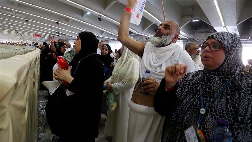 قبيل طواف الوداع..الحجاج يواصلون رمي الجمرات آخر أيام التشريق