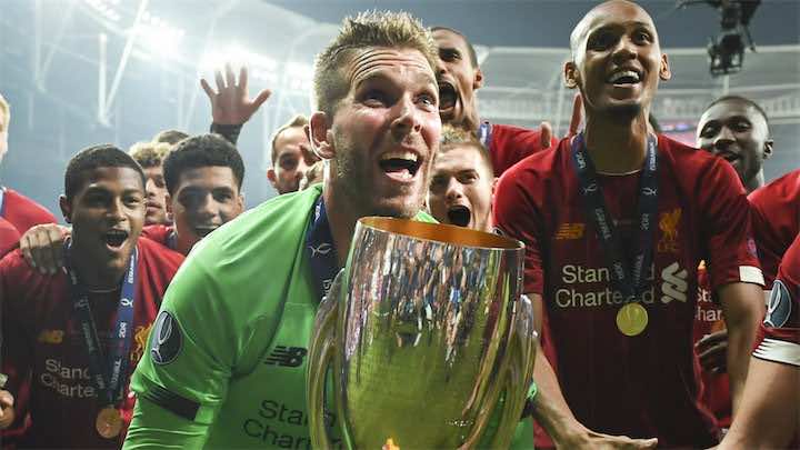أدريان.. من لاعب بدون فريق إلى مانح ليفربول كأس السوبر الأوروبي