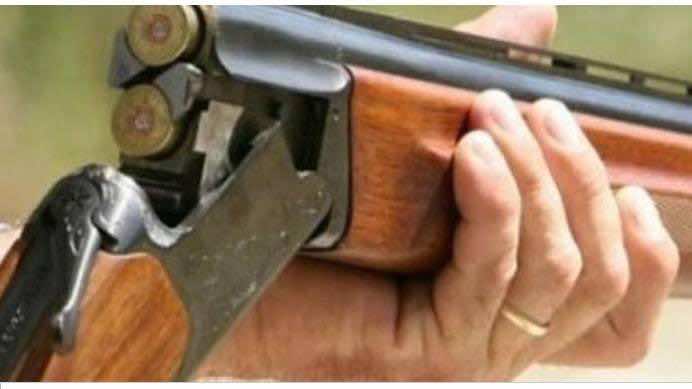 خنيفرة.. زوج ينهي حياة "نسيبو" ببندقية صيد بعد خلاف مع زوجته