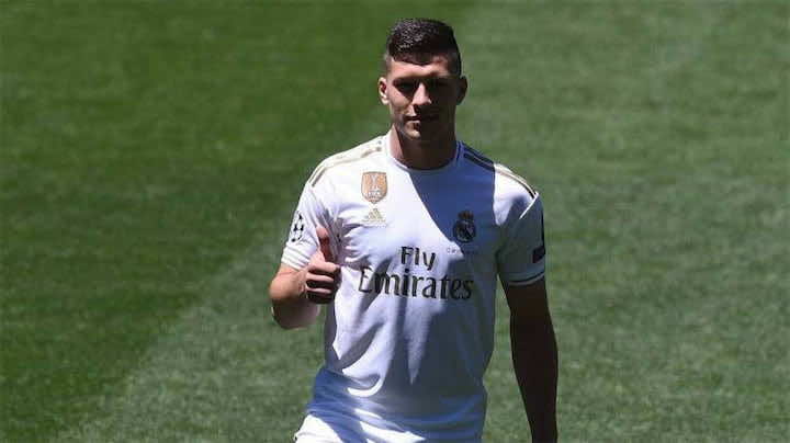 يوفيتش يرد على شائعات رحيله: "اعتدت على سماعها وسأبقى في ريال مدريد"
