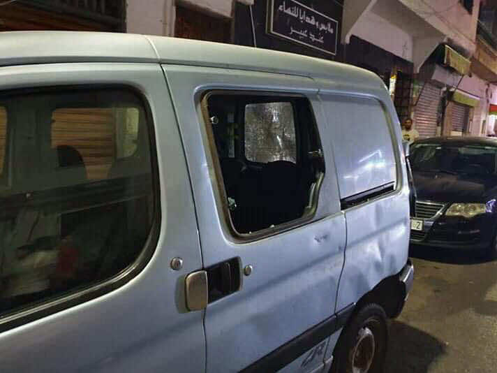 تكسير السيارات وقاطرات طرامواي سلا.. مصدر أمني: تبادل للرشق بالحجارة بين الألتراس وتم توقيف ستة أشخاص