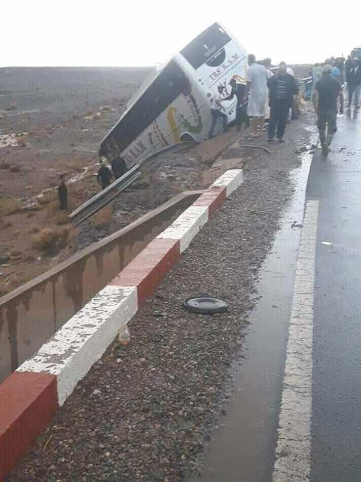 فاجعة...انقلاب حافلة للركاب وضحايا بين قتيل وجرحى