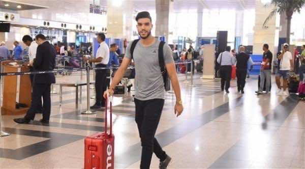 بعدما طالبته الجماهير بالرحيل.. الأهلي يرد: "لا توجد نية لبيع أزارو"