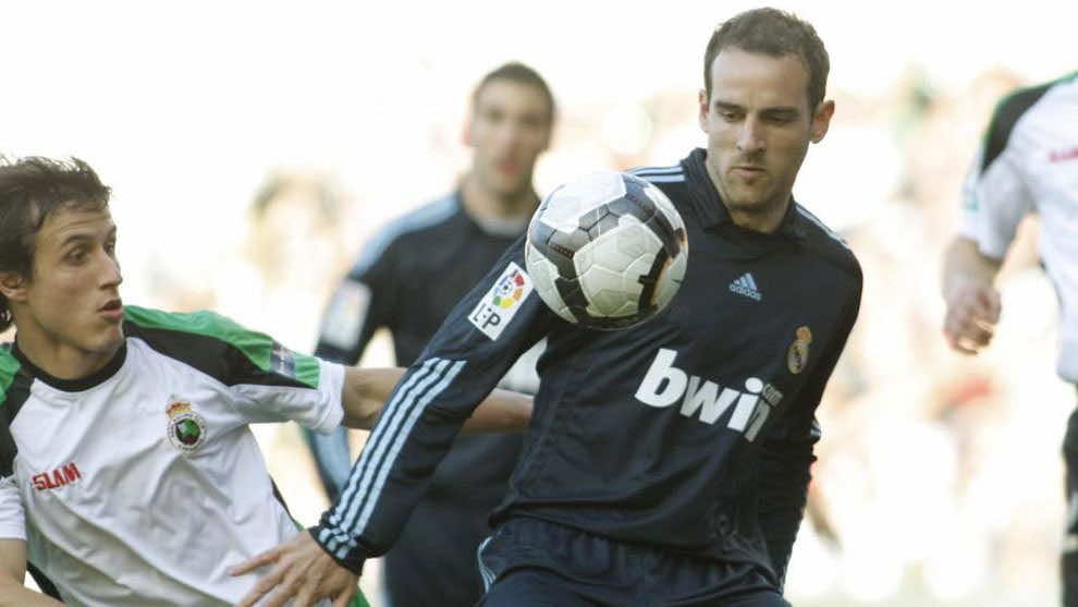 الشرطة الألمانية تحقق مع لاعب ريال مدريد السابق.. صادرت هاتفه وحاسوبه