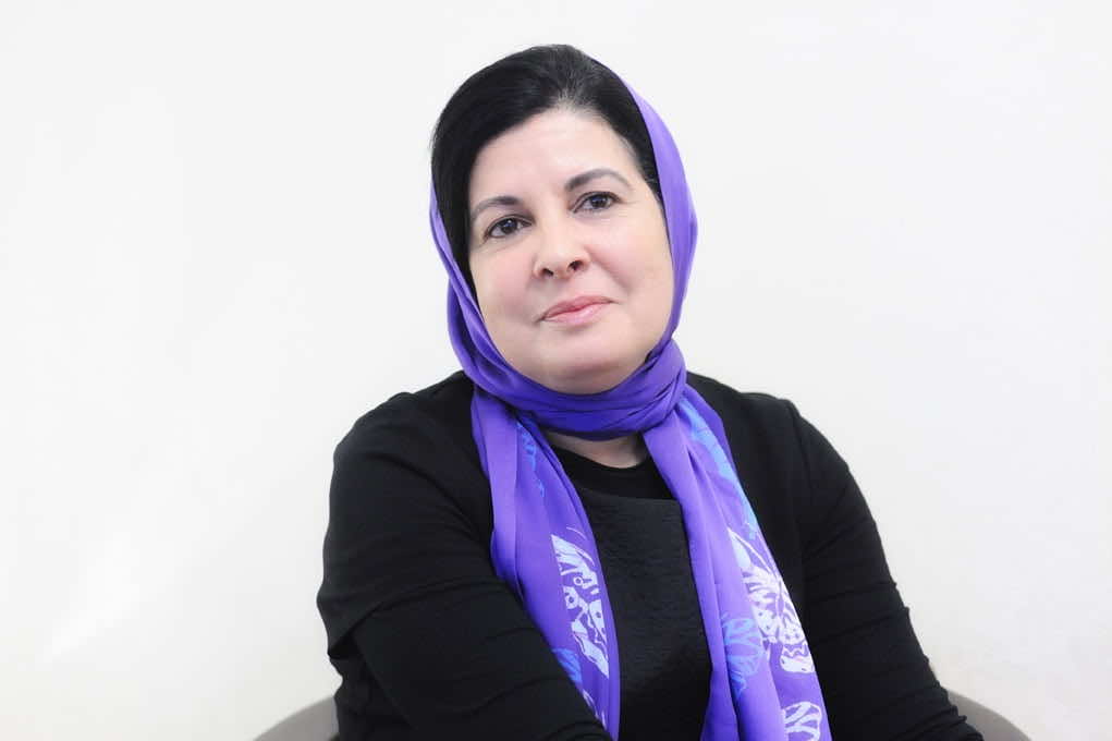 أسماء المرابط.. الكاتبة والباحثة في قضايا الإسلام تعلن مغادرتها المغرب