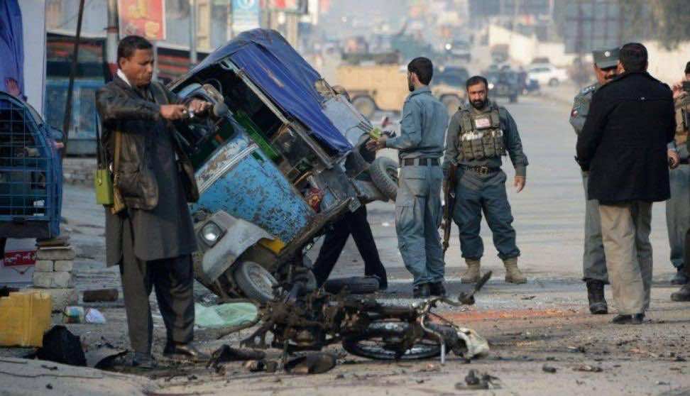كان على متن دراجة.. 24 قتيلا في انفجار خلال تجمع انتخابي للرئيس الأفغاني
