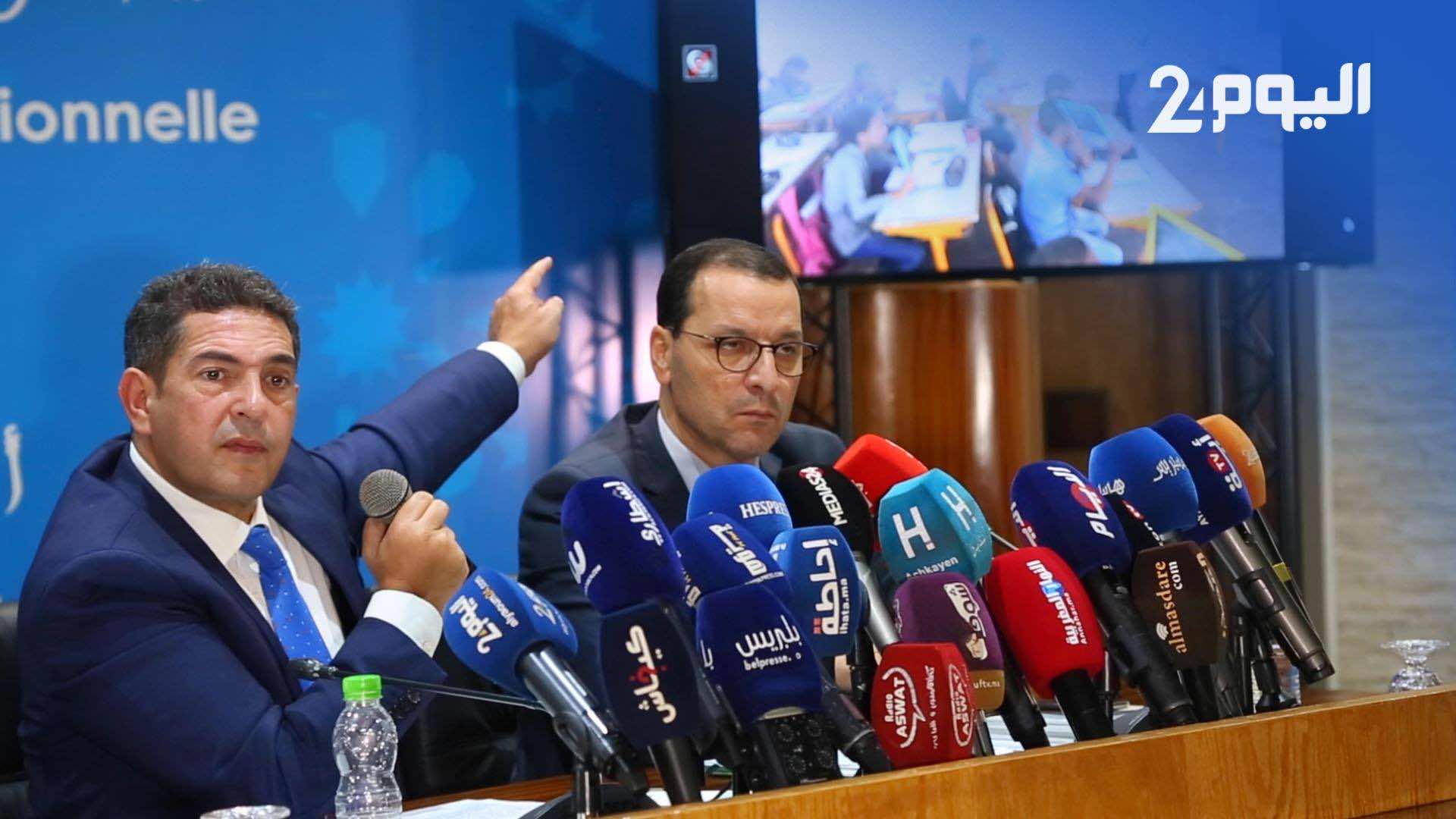 أمزازي يعرض فيديو للرد على أستاذة سيدي قاسم.. ويؤكد إحالتها على المجلس التأديبي - فيديو