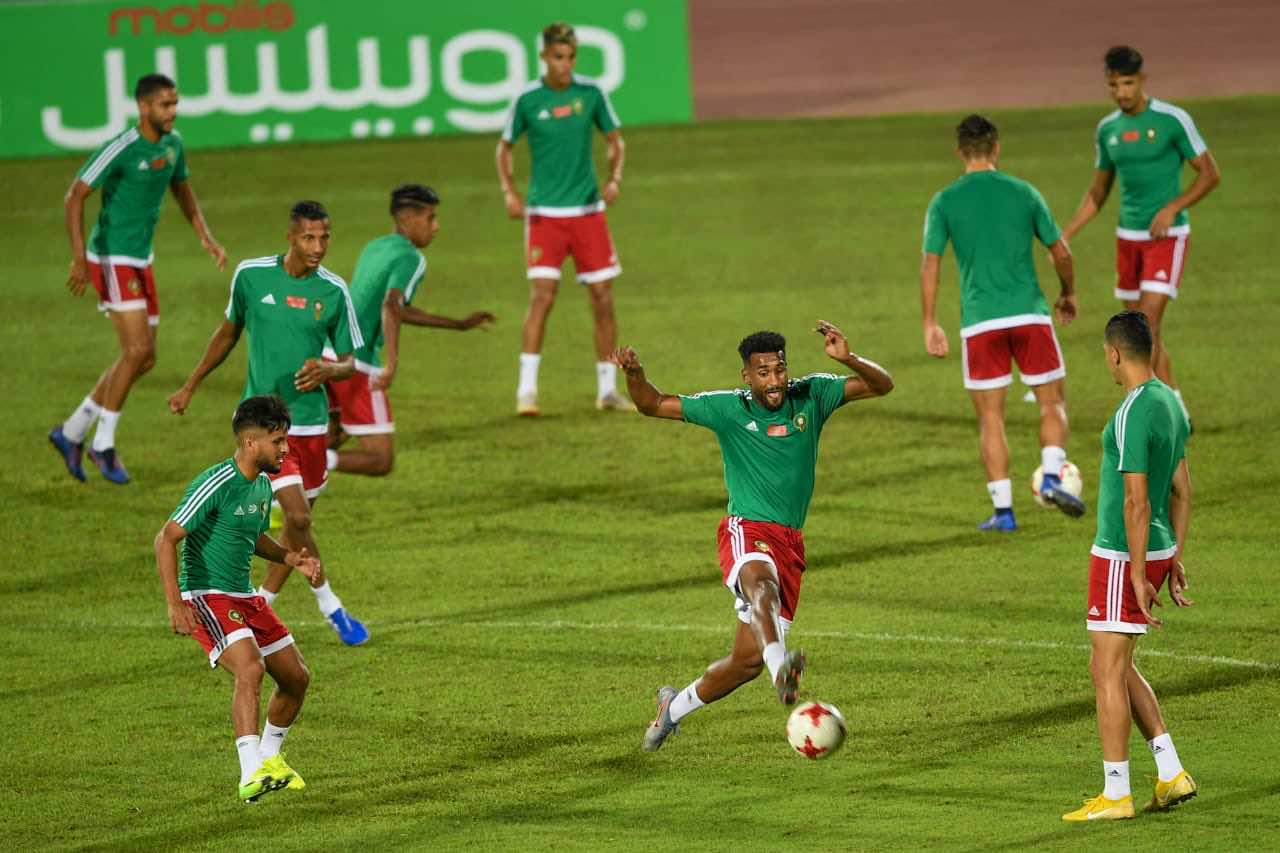 خاضت أول حصة تدريبية بالأراضي الجزائرية.. العناصر المحليية تواصل استعداداتها لمواجهة الجزائر
