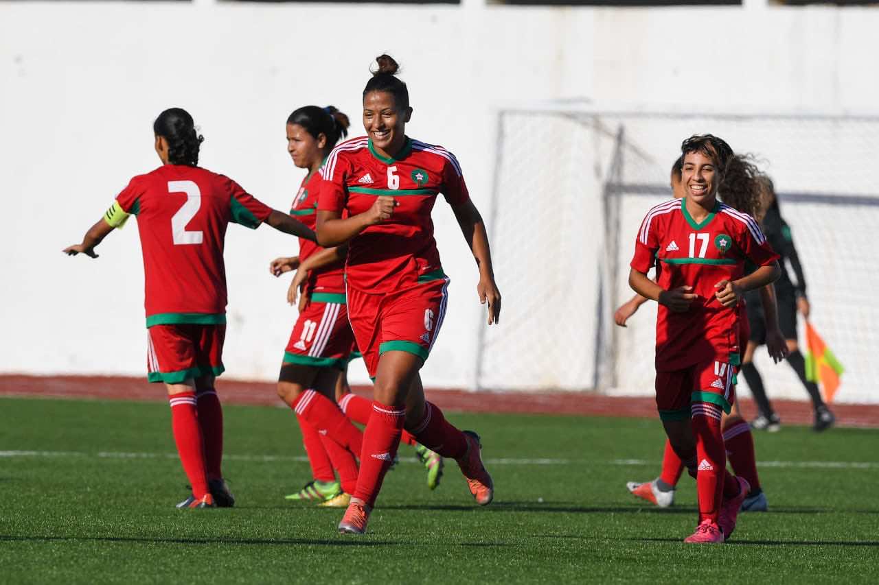 المنتخب النسوي يفوز على الجزائر بثلاثية
