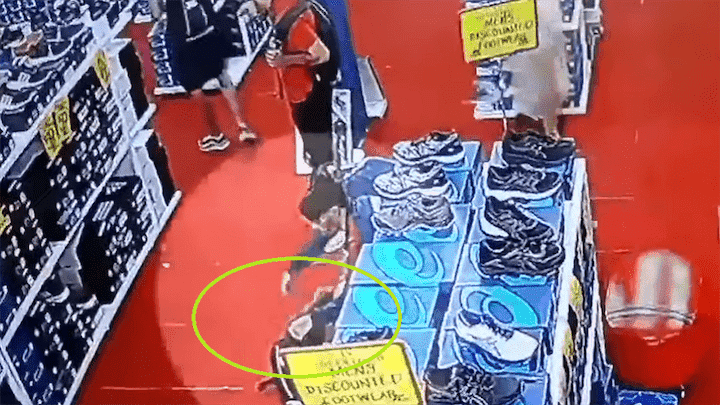 فضيحة لمنتخب تونس في مونديال أستراليا: اللاعبون سارقو أحذية! - فيديو