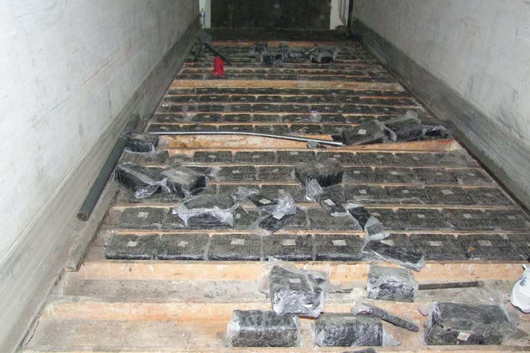 التهريب الدولي.. حجز طنين و200 كيلوغرام من المخدرات في ميناء طنجة