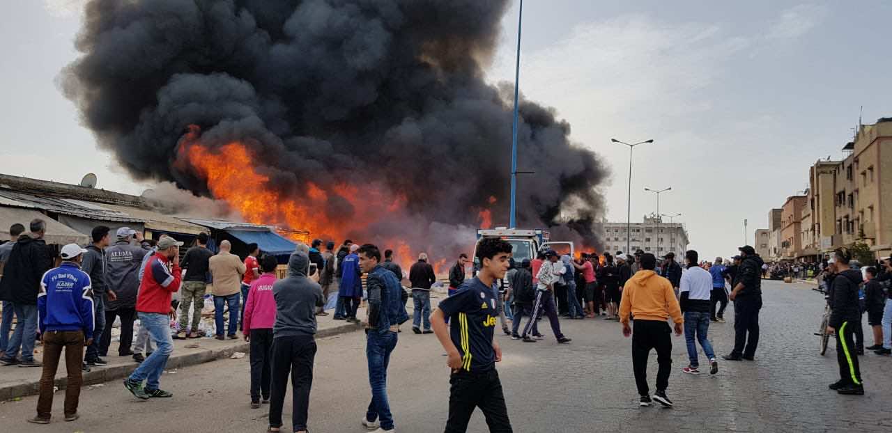 بعد أزيد من 7 أشهر على الحريق.. تجار "ولد مينة" غاضبون من السلطات: تأثرنا على مستوى قوت يومنا وهذه مطالبنا