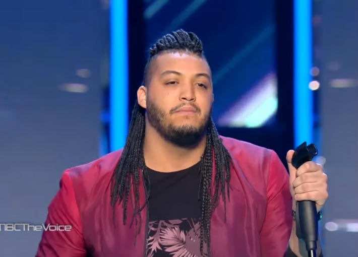مغربي يمزج بين الابداع في الشرقي والغربي.. موهبة جديدة تنافس بقوة على لقب "ذا فويس"- فيديو