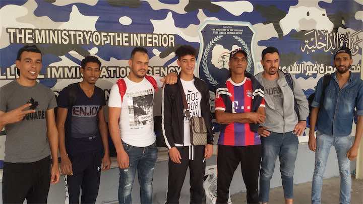 ليبيا تعيد 8 مهاجرين غير شرعيين مغاربة إلى المملكة -التفاصيل