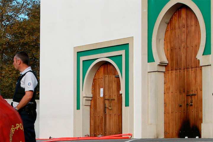 لمحاربة العنف ضد النساء.. الحكومة تستعين بالمساجد عبر24 ألف خطبة