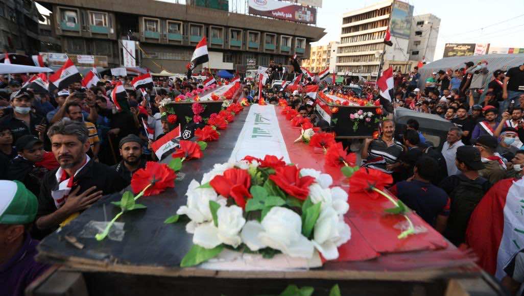 يوم دام جديد بالعراق.. 6 قتلى وأزيد من 100 مصاب بين المتظاهرين
